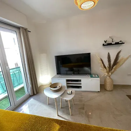 Superbe Idealement Situe A Cannes