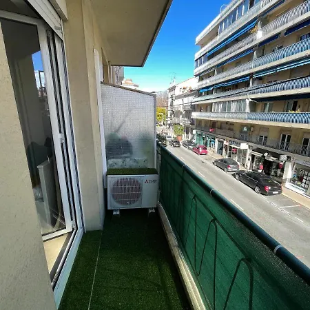 Superbe Idealement Situe A * Cannes